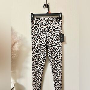 NWT ONZIE Cheetah Print Leggings